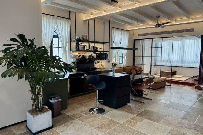 Quality 3BR 2BA Duplex Old Apt w/Big Terraces nr Changshu Rd Station