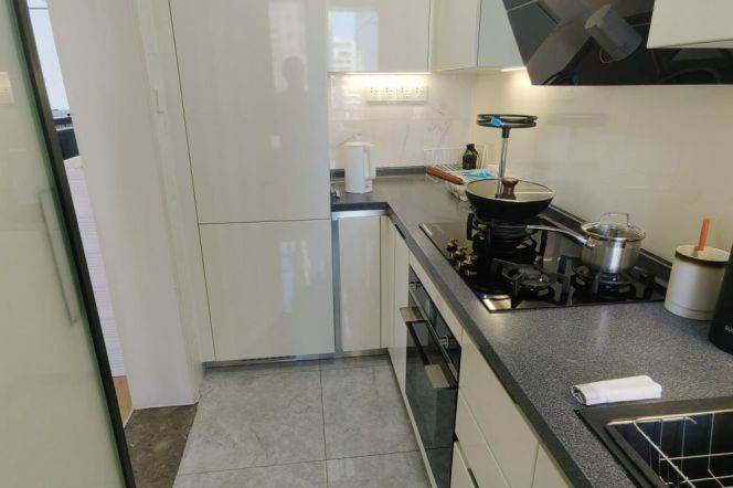 Stylish 1 br next NYU shanghai ,4 mins walking to L 6/8/11 Oriental sports center St