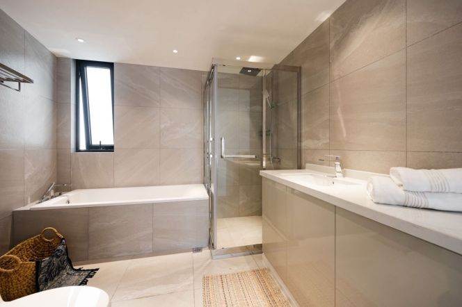 Modern decoration 3brs plus 1 with floor heating and balcony in changnig area