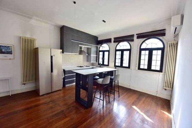 Character/Valuable Historical Yuyuan Rd 3BR+2BA with Balcony 17.5K 