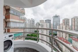 Elevator access | 3-bedroom apartment | External balcony | 3 mins to Metro Lines 1/9/11 | Xujiahui