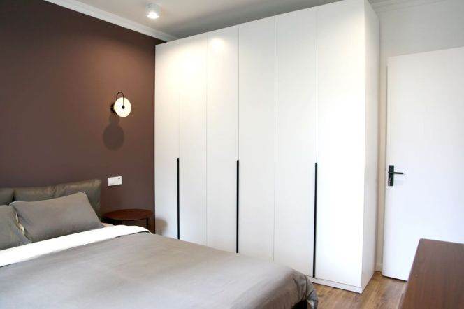 Redecorated 2Br w. Elevator @Jiashan Rd Station