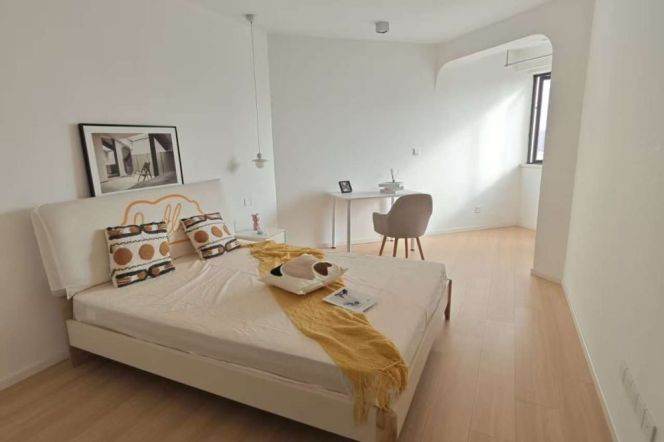 High raise building 2brs Nr L9/15 Guilin rd sta