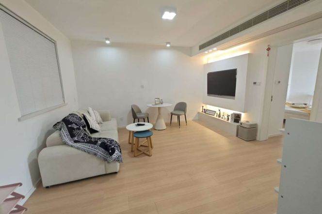 Cozy 2brs with elevator Nr L9/15 Guilin rd