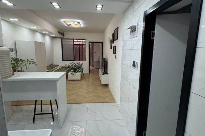 Nice yard 1Br/1Lr/1Bt apt nr West yanan rd,M3/4