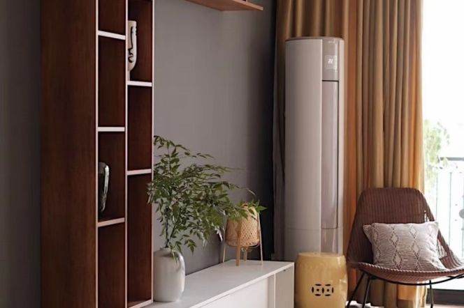 High-Floor 4-Bedroom Apartment with Unbeatable Oriental Pearl View
