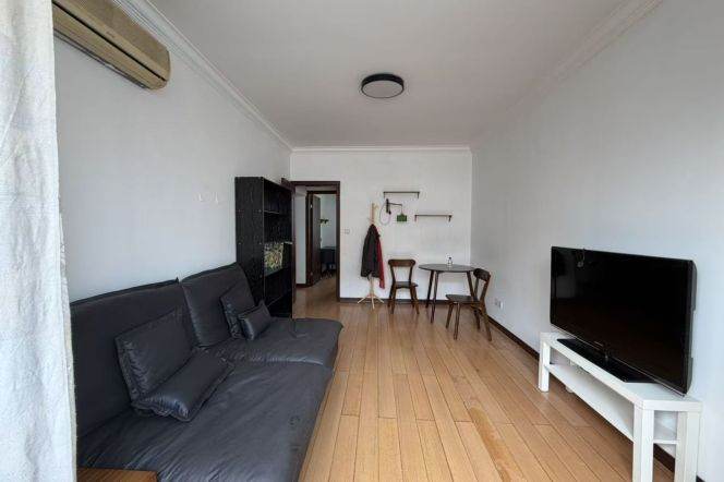 Bright 1 BR APT Changle Rd Changshu Rd 7.5k