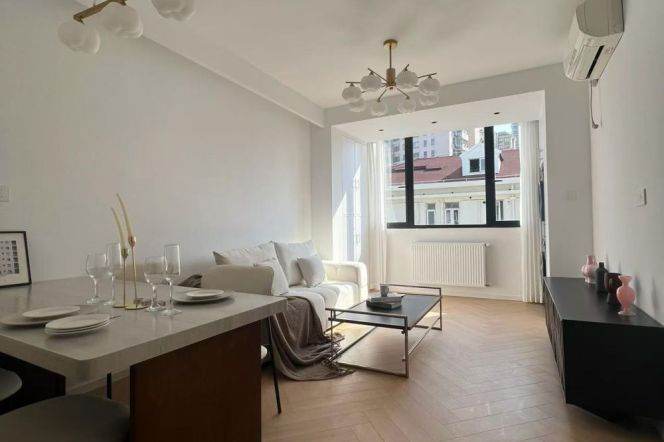 Jiashan Rd Station 1Br with Open Balcony Line9/12