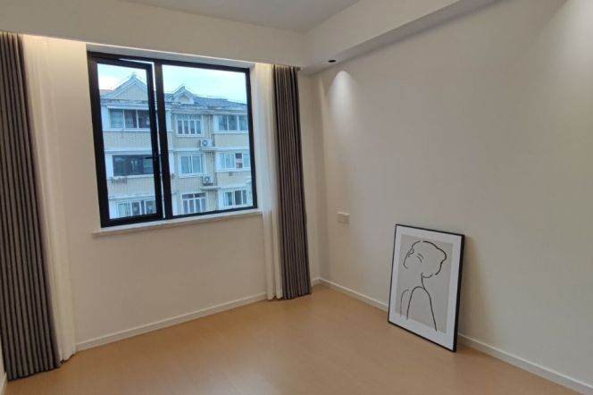 Balcony Charming 2Brs L10/15