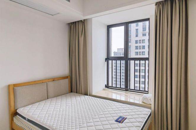 Cozy 1 br  next NYU Shanghai,high floor view . L 6/8/11  Oriental sports center st.