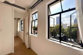 Sunny spacious 1br apt close to Jing'an temple,Line 2&7