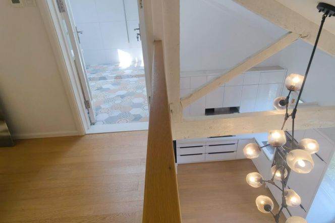 Unique 2 br with 2 baths + floor heating ，3 mins to L 13 Middle HuaiHai Rd st.