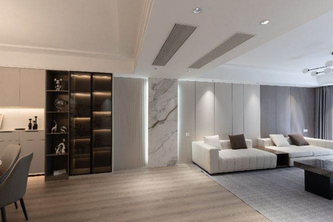 Spacious 3-Bedroom Home in Xujiahui | Well-Decorated & Green View