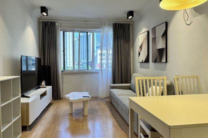 Modern & spacious 1Br 80Sqm | Chang Ping rd metro line7 | elevator+balcony