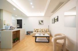 Modern 3BR with Central AC & Dryer near Qufu Road — 10,800 RMB
