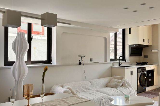 South Shanxi Rd Station Loft 1Br with Terrace Line1/10/12