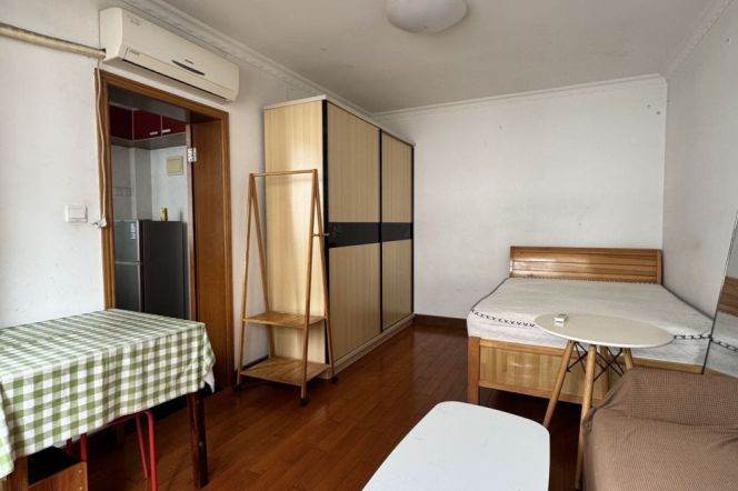 Special offer ! 3.8K only ! Changping rd metro L7 | Bright 1Br 5F-stairs