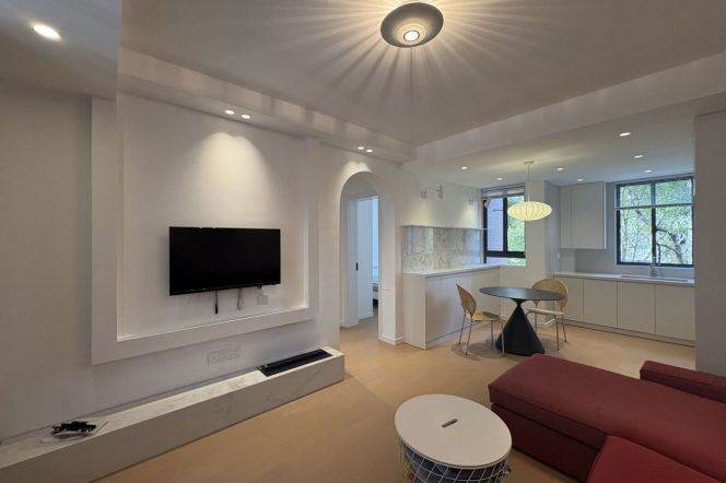 Elegant 2br with big open kitchen,close to Caohejing,Line 9