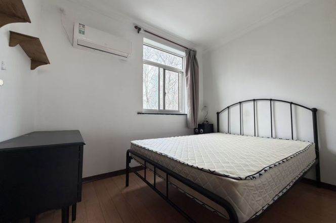 Bright 1 BR APT Changle Rd Changshu Rd 7.5k