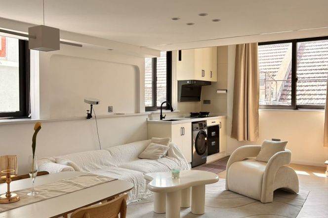 South Shanxi Rd Station Loft 1Br with Terrace Line1/10/12