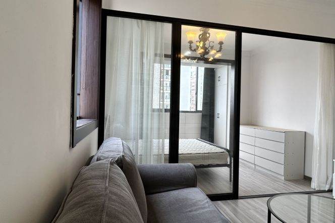 Modern & bright 1br @Jing'an Temple &Wuding rd metro | 16F elevator | 7K