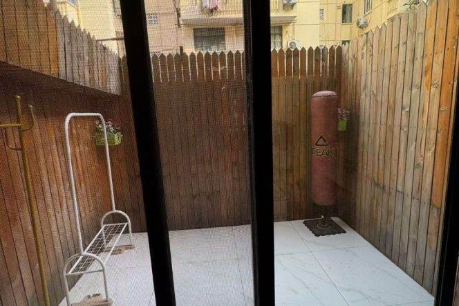 Nice yard 1Br/1Lr/1Bt apt nr West yanan rd,M3/4