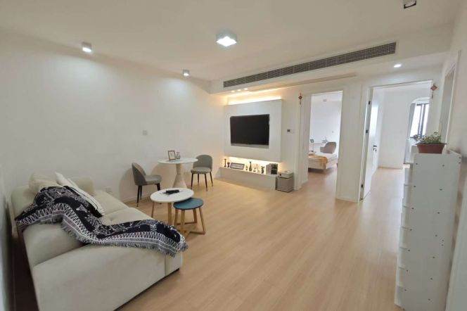 High raise building 2brs Nr L9/15 Guilin rd sta