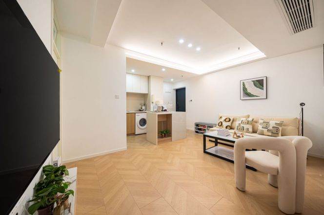 Modern 3BR with Central AC & Dryer near Qufu Road — 10,800 RMB