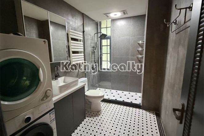 High ceiling Beautiful 1BR Balcony 18k