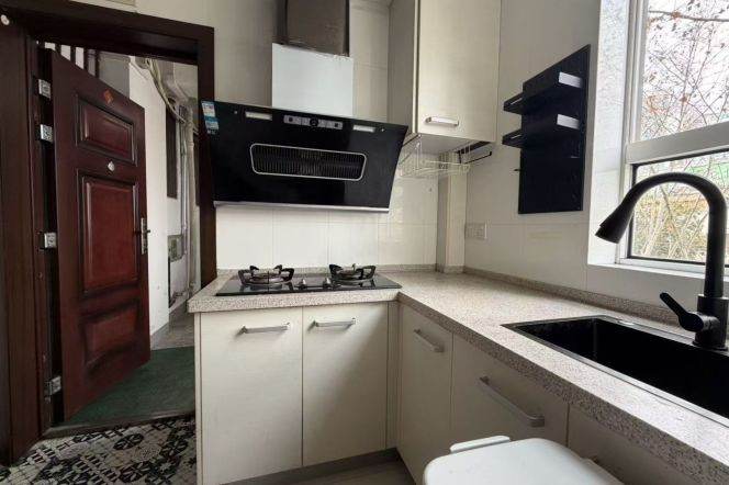 Bright 1 BR APT Changle Rd Changshu Rd 7.5k