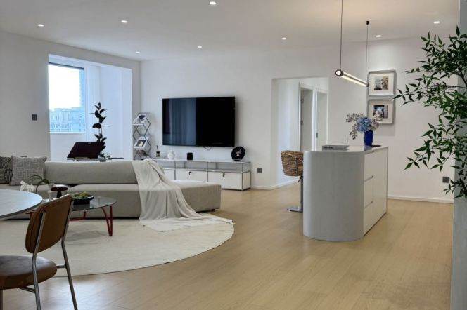 Spacious 3Br + floor heating +Central AC | Zhongshan Park Metro L2&3&4 | 18.5K