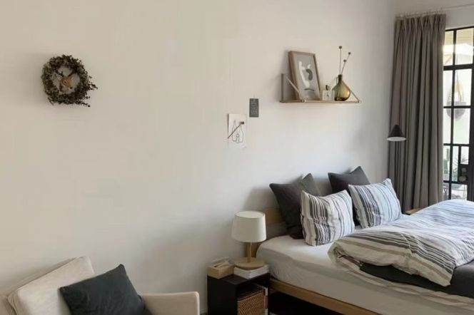 Yuyang Road 2brs with terrace and Sunny room