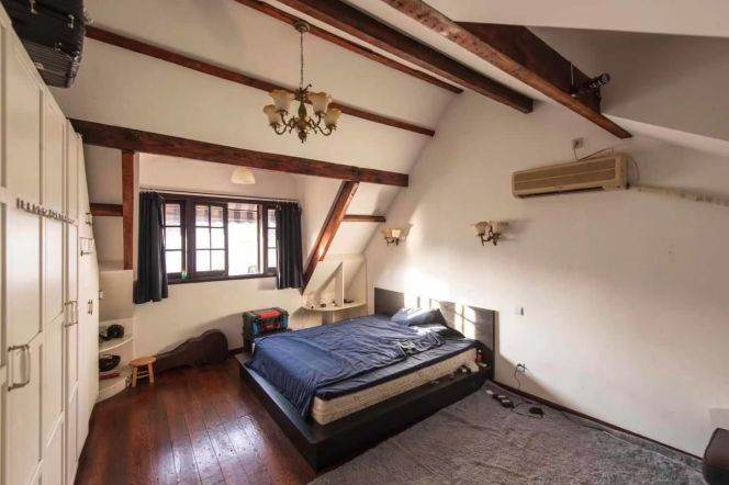Historic building 1br with terrace@Line 2/7/14 Jing'an Temple