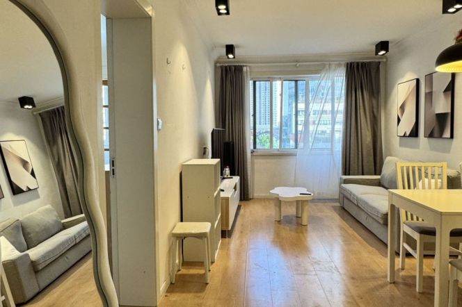 Modern & spacious 1Br 80Sqm | Chang Ping rd metro line7 | elevator+balcony