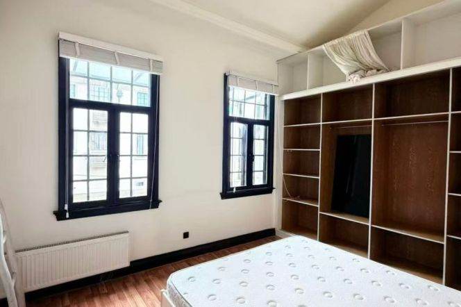 4.5 meters High-ceiling 1+1br with Balcony，South Xiangyang Road