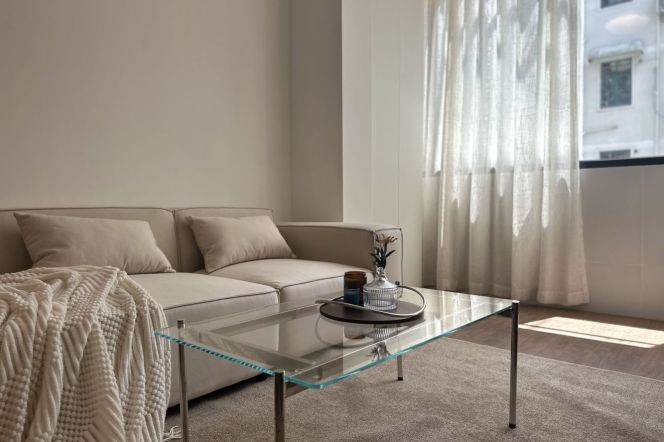 Changshou rd/charming 1br 2lr/big living room/elevator/double south,@L13/7