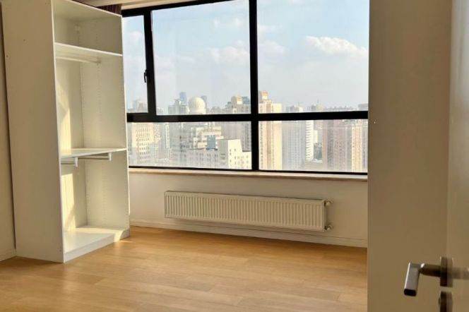 Xujiahui Core | Top-floor Duplex with Large Private Terrace