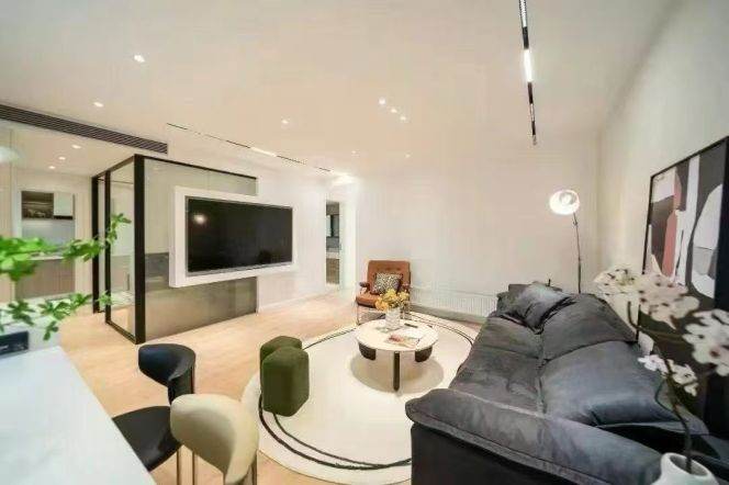 Hongqiao station spacious & nice 2+1br with 13.5k
