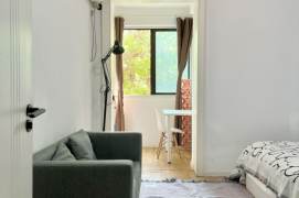Master bedroom near West Nanjing rd, private bathroom,close to ESSCA, advance booking accepted 