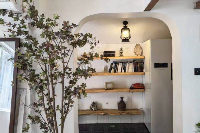 Charming 3Brs/2Lrs/1Bt apt nr Changshu rd,M1/7