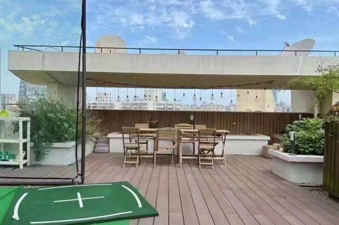 Xujiahui Core | Top-floor Duplex with Large Private Terrace