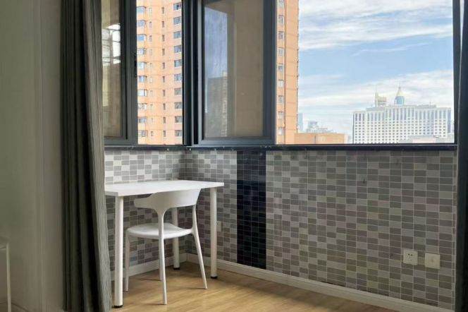 Master bedroom near People’s square, metro lines 1/3/8, close to TJU, advance booking accepted 
