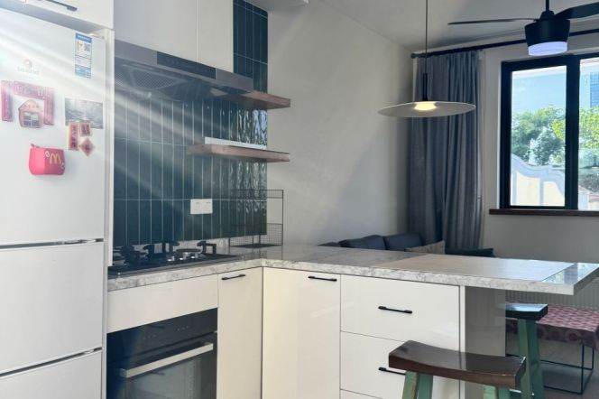Spacious 1Br |South Shanxi rd & Iapm | Nice compound | Changshu rd Mt