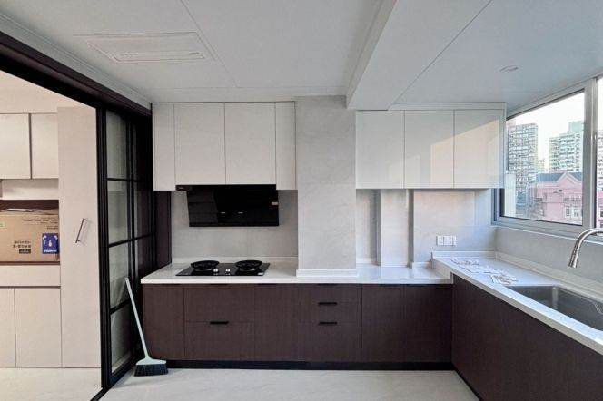  3Bdrs 2Baths/Spacious &Bright/L2/11 Jiang Su Rd/elevator/Zhongshan Park/large closet