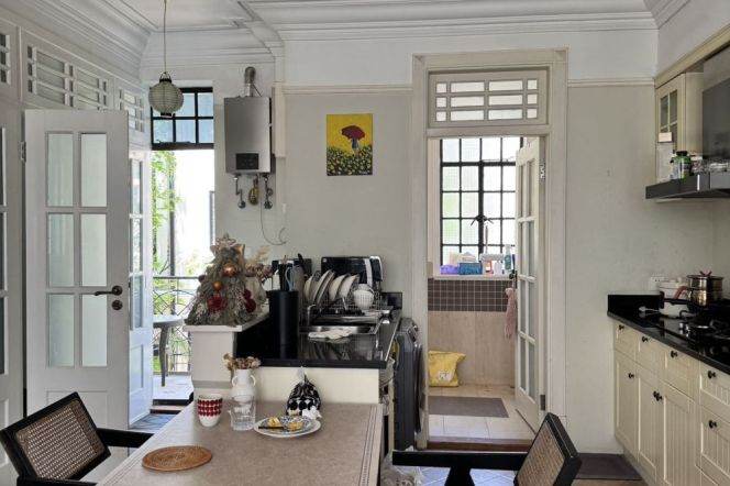 Changshu Rd Station 1Br with Open Balcony Line1/7