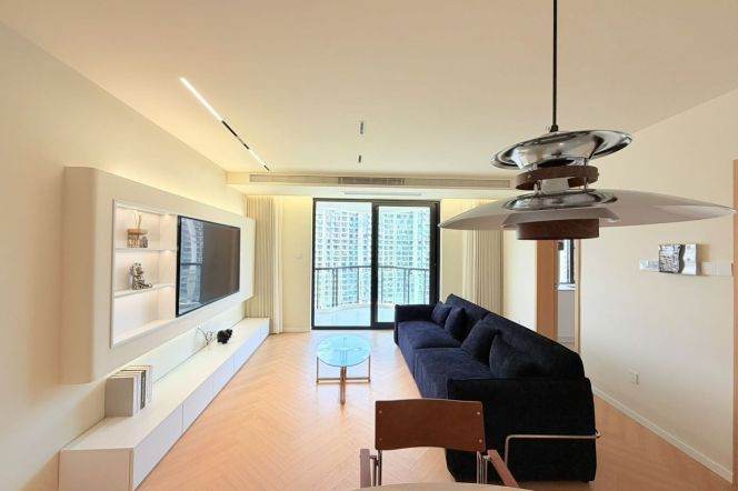 Riverside View Apartment | Prime Jiangning Road, Jing'an