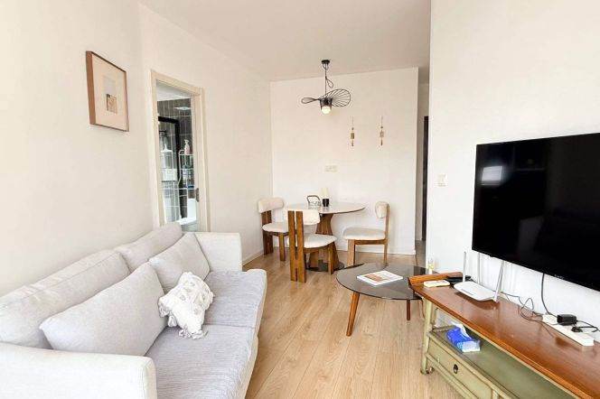 Nr Suzhou creek, West nanjing rd., 2Br 70Sqm Elevator, L2/12/13