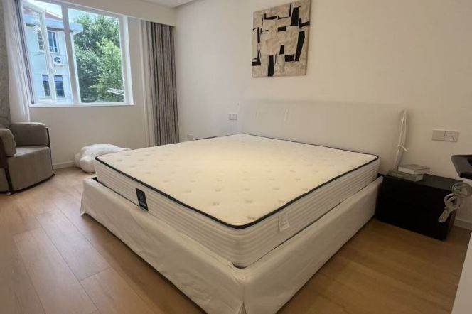 Gorgeous 1br apt,CA,floor heating,in Xinhua  area,Hongqiao station,Line 10