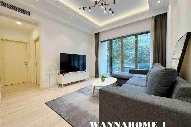 Modern&Spacious&Bright 2+1Bdrs 2Baths Apt+Open Balcony+Taikoo Hui+Top Compound