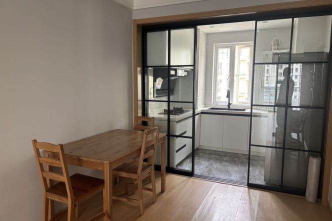 Tasty 2br apt,with floor heating, walk-in closet,close to Laowaijie